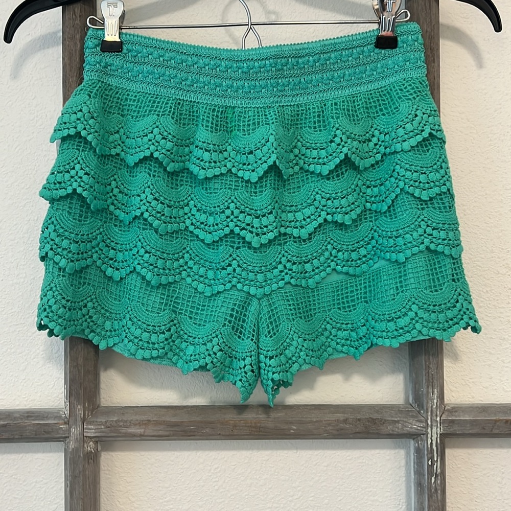 NEW Justify Shorts ( medium ) - Picture 2 of 6